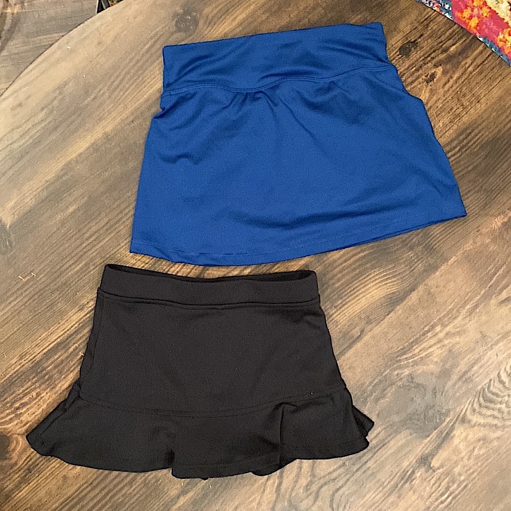 SKORTS (2) - Picture 2 of 6